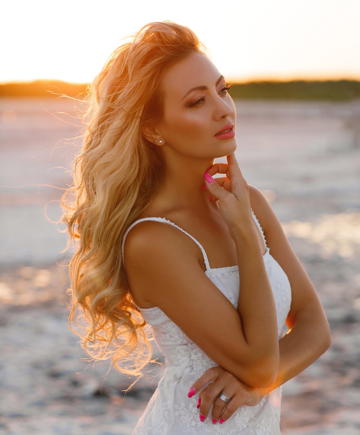 Carolina zimmer z wave model with blonde hair